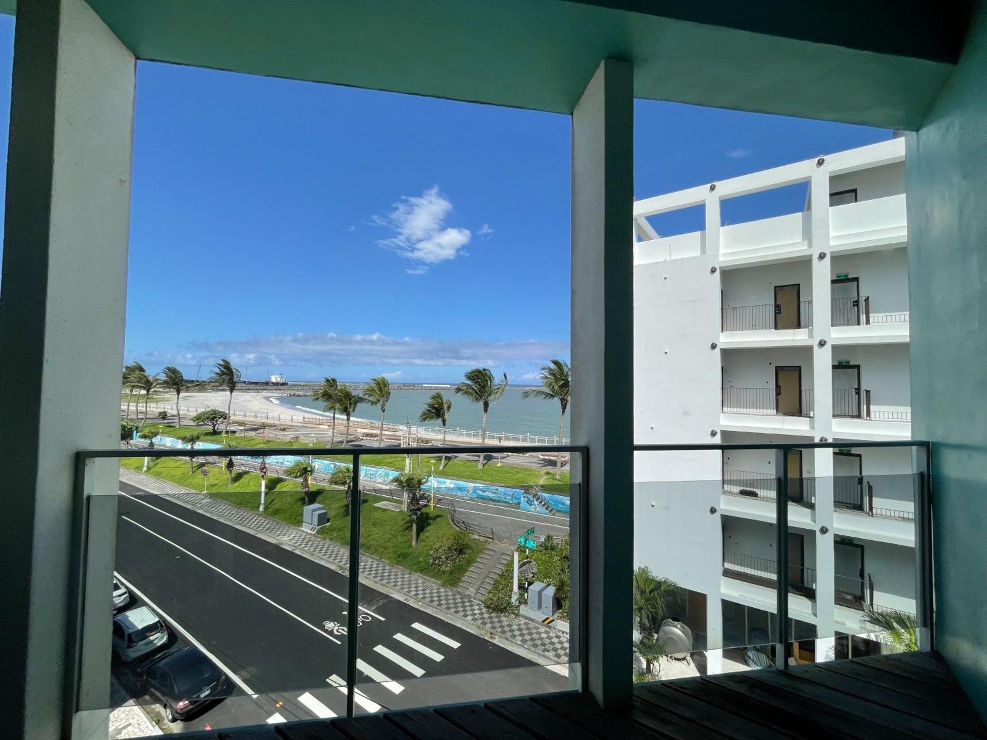 微藍海岸夜市電梯旅宿 Hualien Buitenkant foto